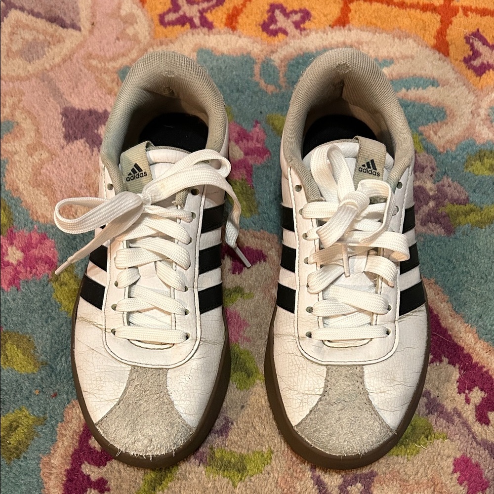 Adidas Great Condition White and Black Sneakers size 5.5